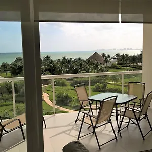  Apartment Swim The Caribbean & Work With A View