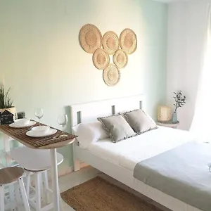 https://acogedor-estudio-en-el-centro-historico-de-malaga.1costadelsol.com
